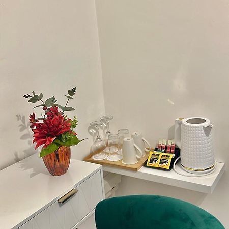 The Green Luxe En-Suite In Stratford London Bagian luar foto