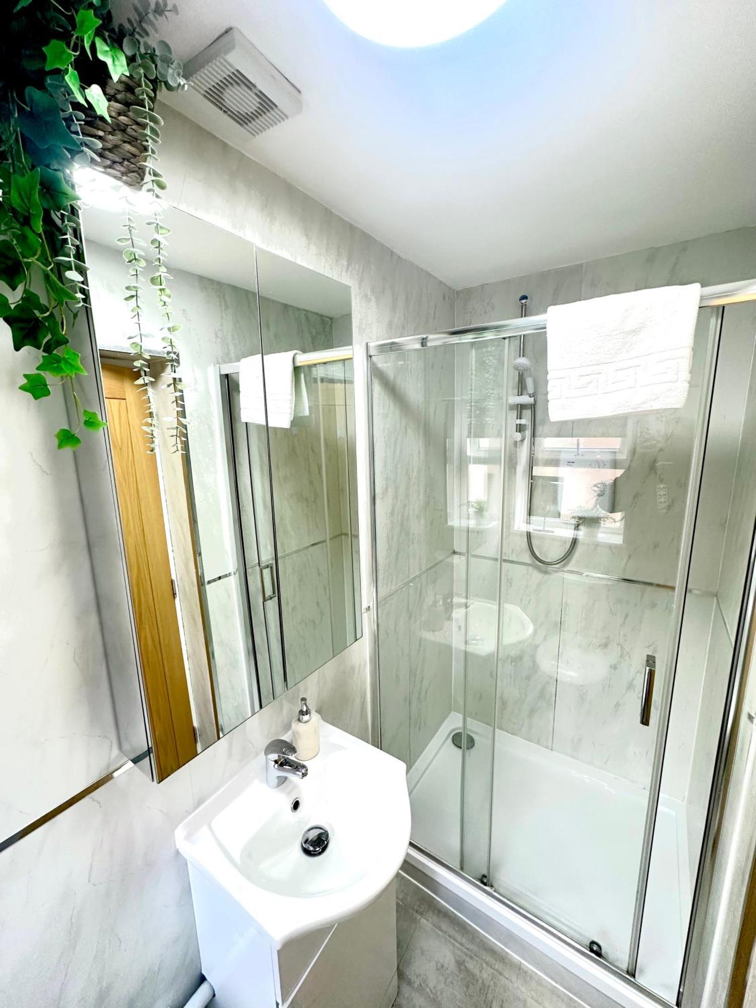 The Green Luxe En-Suite In Stratford London Bagian luar foto