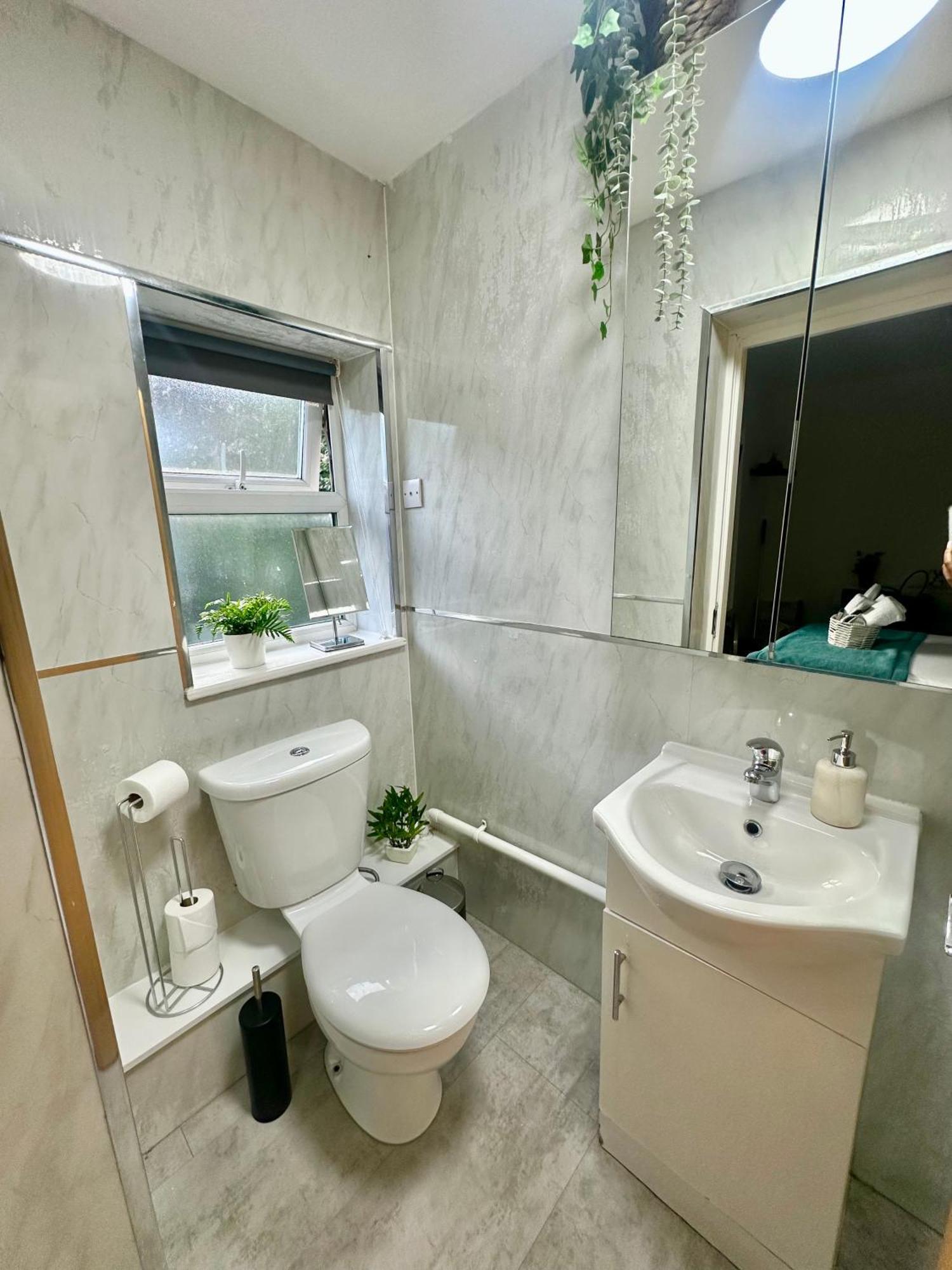 The Green Luxe En-Suite In Stratford London Bagian luar foto